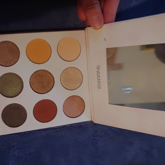 Makeup - Picture 3 of 4